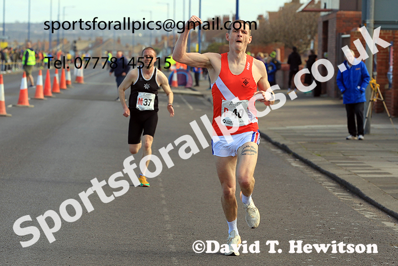 Senior mens Northern 12 Stage Road Relay, 2025 Northern 12 and 6 Stage Road Relays and Junior 5k, Redcar. Photo: David T. Hewitson/Sports for All Pics